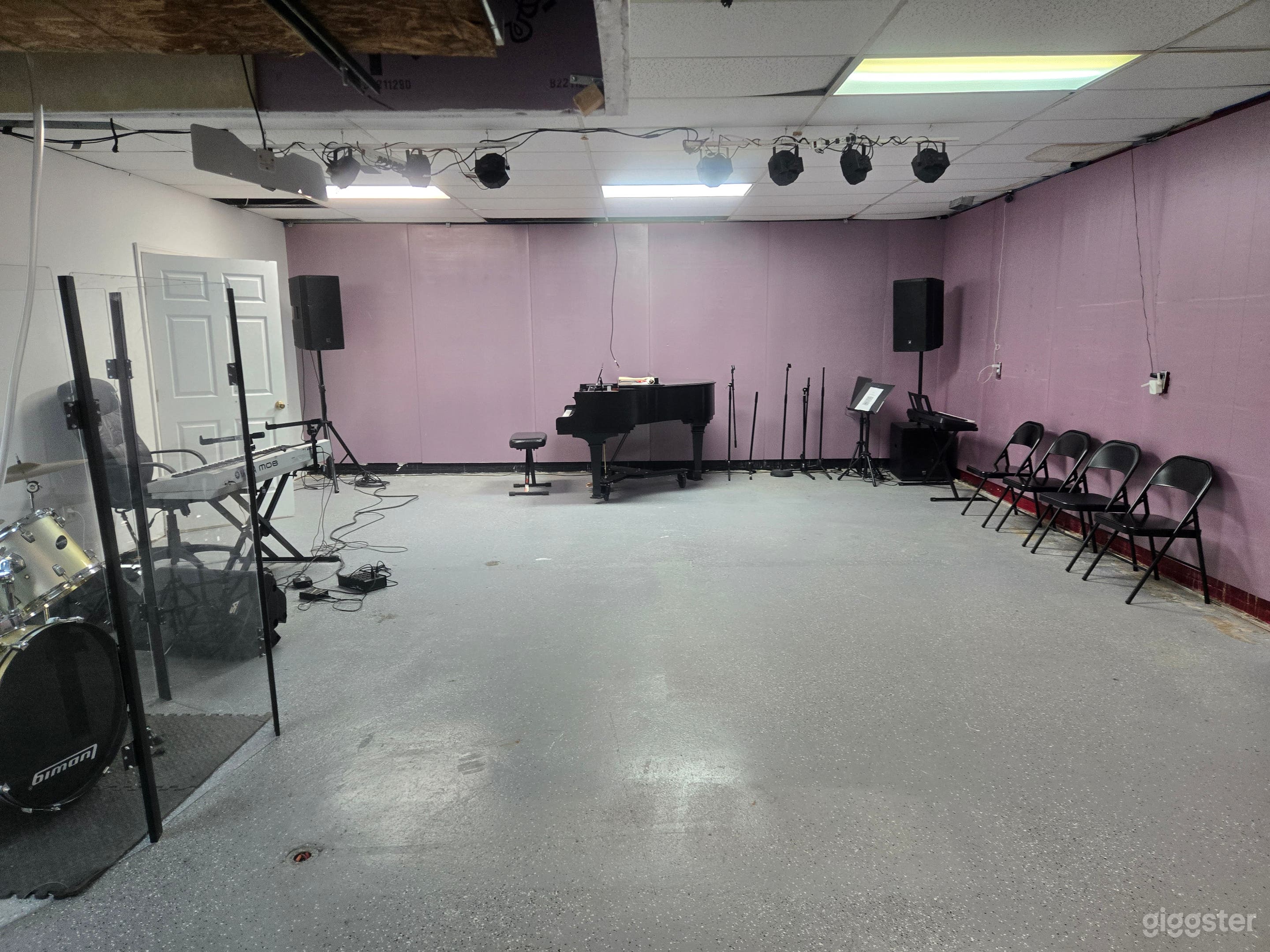 The Ultimate Band Rehearsal/Photo &amp; Video Studio Photo 1