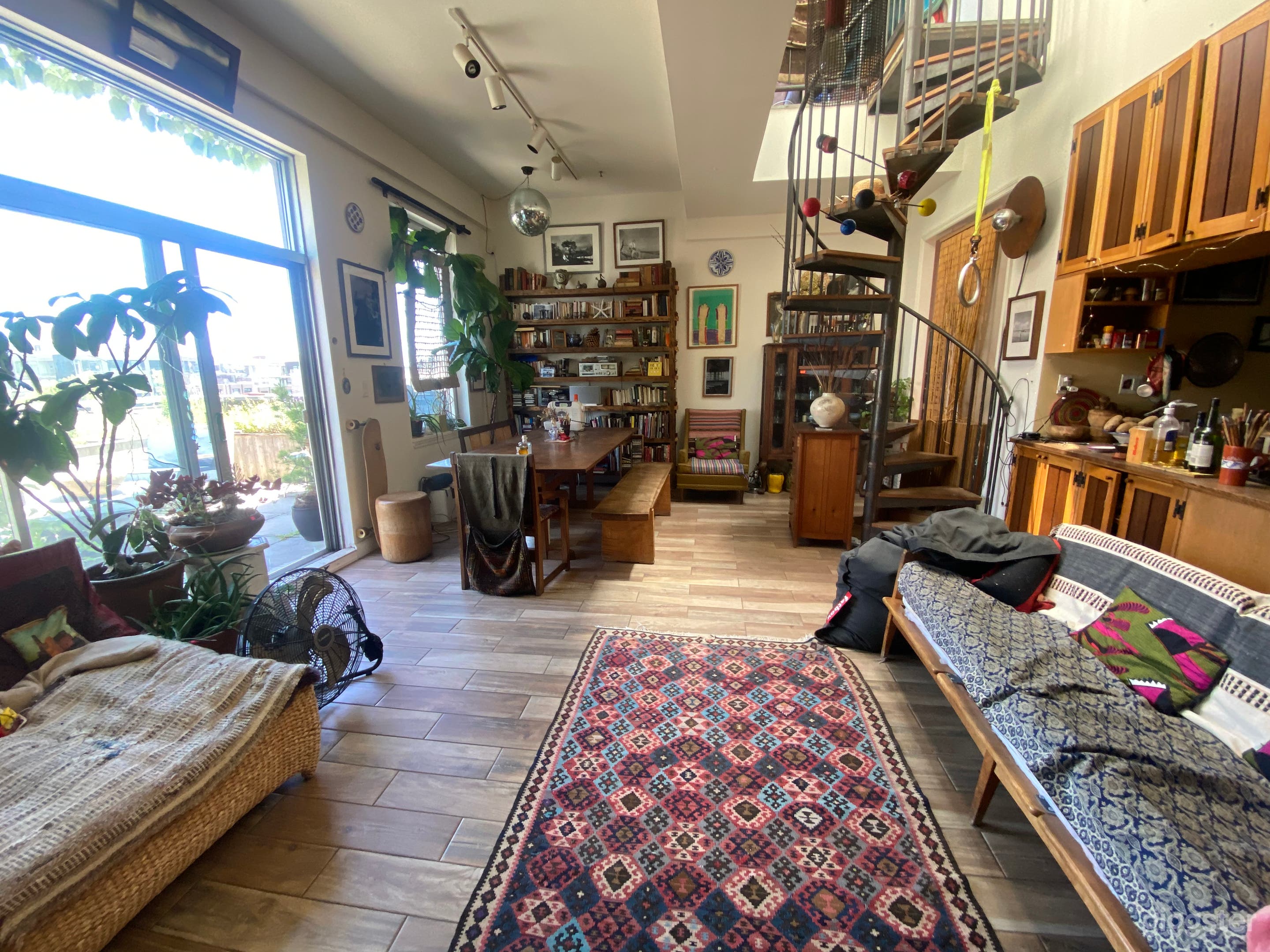 Large Living room with porch