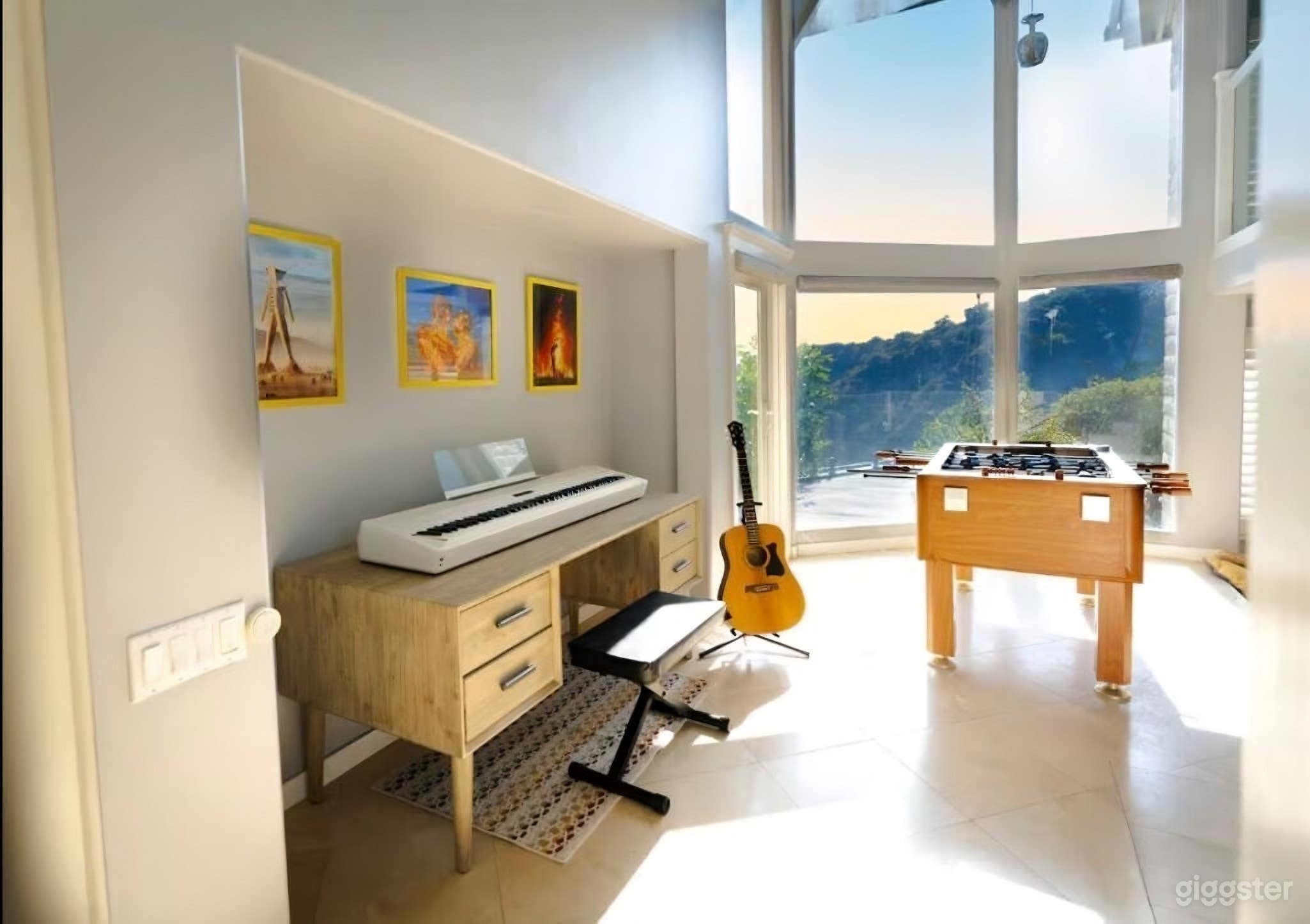 Modern Home with Pool & Game Rooms for Productions Photo 4