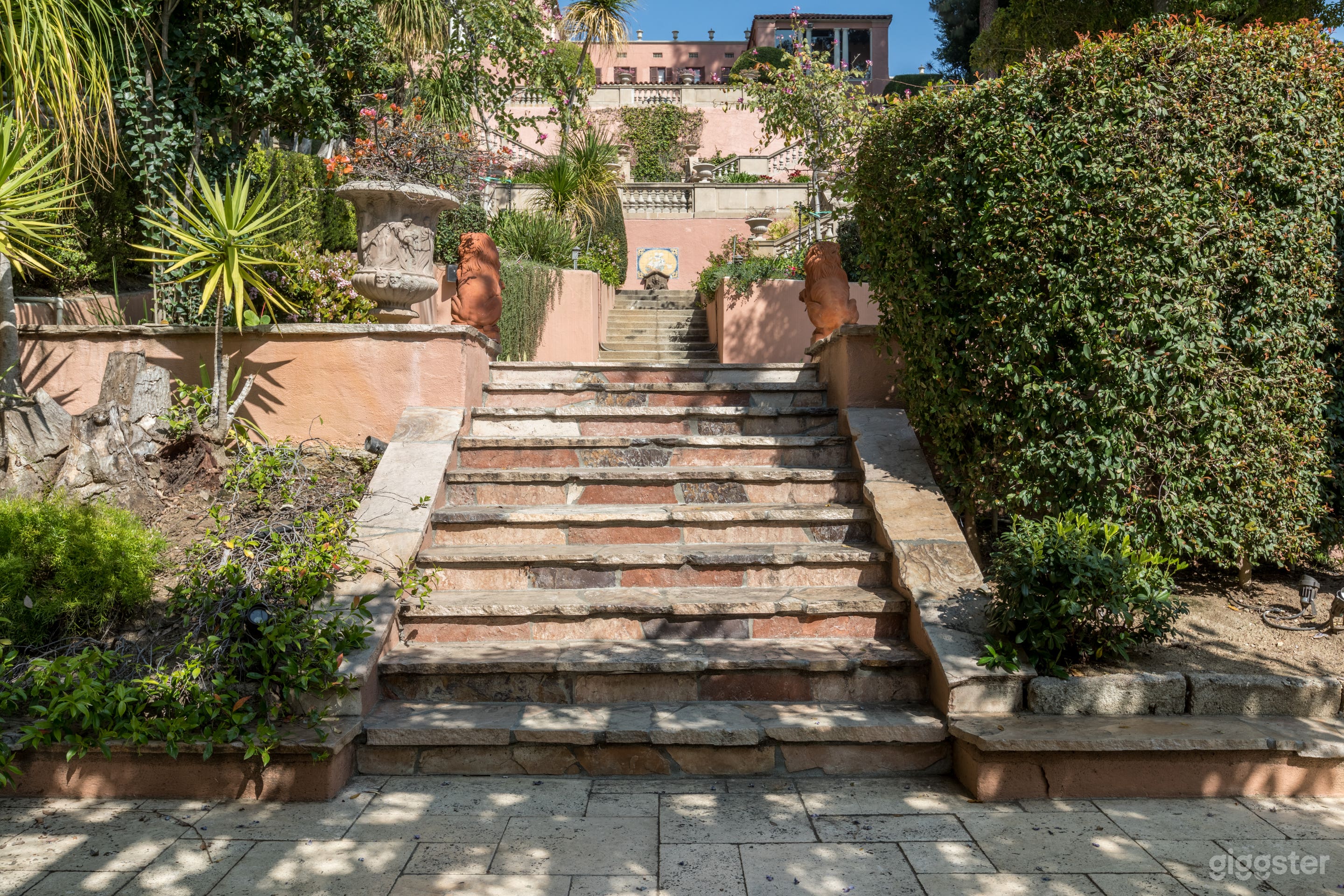 Pink Palace in Pasadena Photo 3