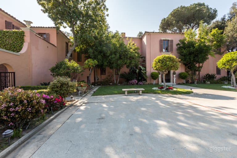  Pink Palace in Pasadena 