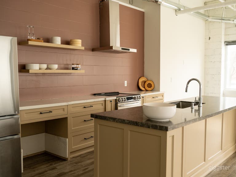  1,100 sq.ft. Kitchen Studio in the Heart of Toronto 