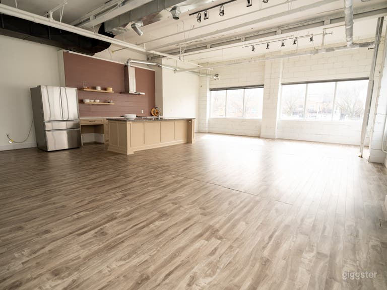  1,100 sq.ft. Kitchen Studio in the Heart of Toronto 