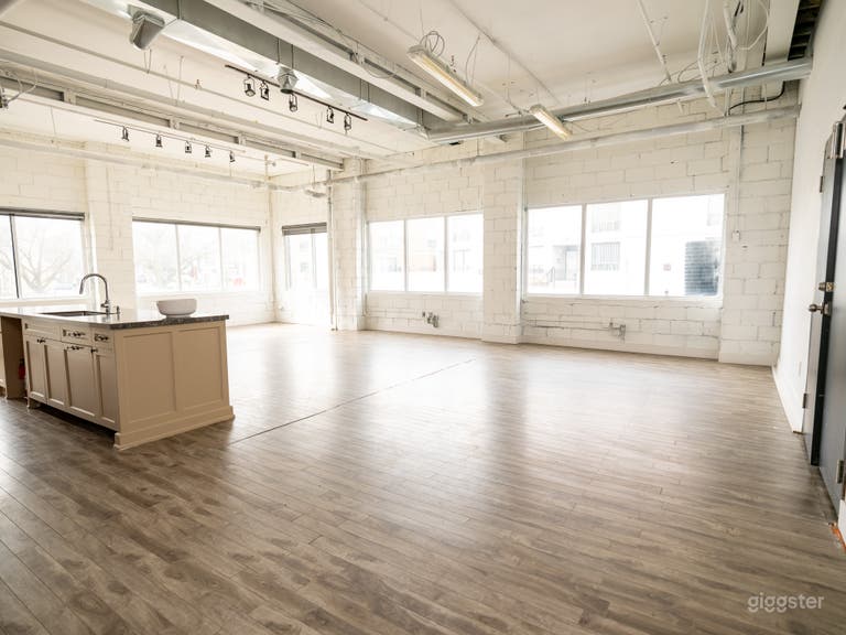  1,100 sq.ft. Kitchen Studio in the Heart of Toronto 