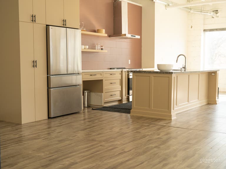  1,100 sq.ft. Kitchen Studio in the Heart of Toronto 