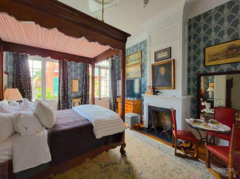 Stately Townhouse with Terrace Photo 1