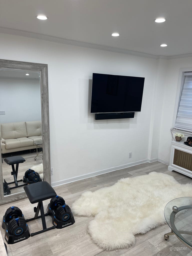  Renovated-Jacuzzi Tub Home NYC/LGA/JFK Washer/Drye 