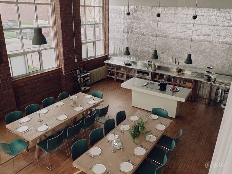  Charming Studio Space w Natural Light  