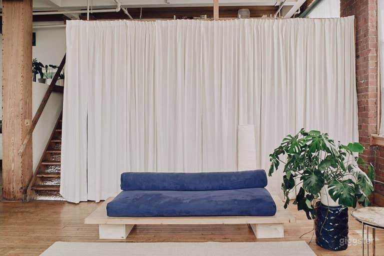  Charming Studio Space w Natural Light  