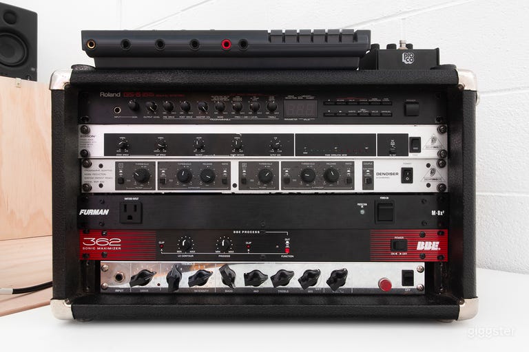  Studio d'enregistrement équipé de matériel analogique vintage 