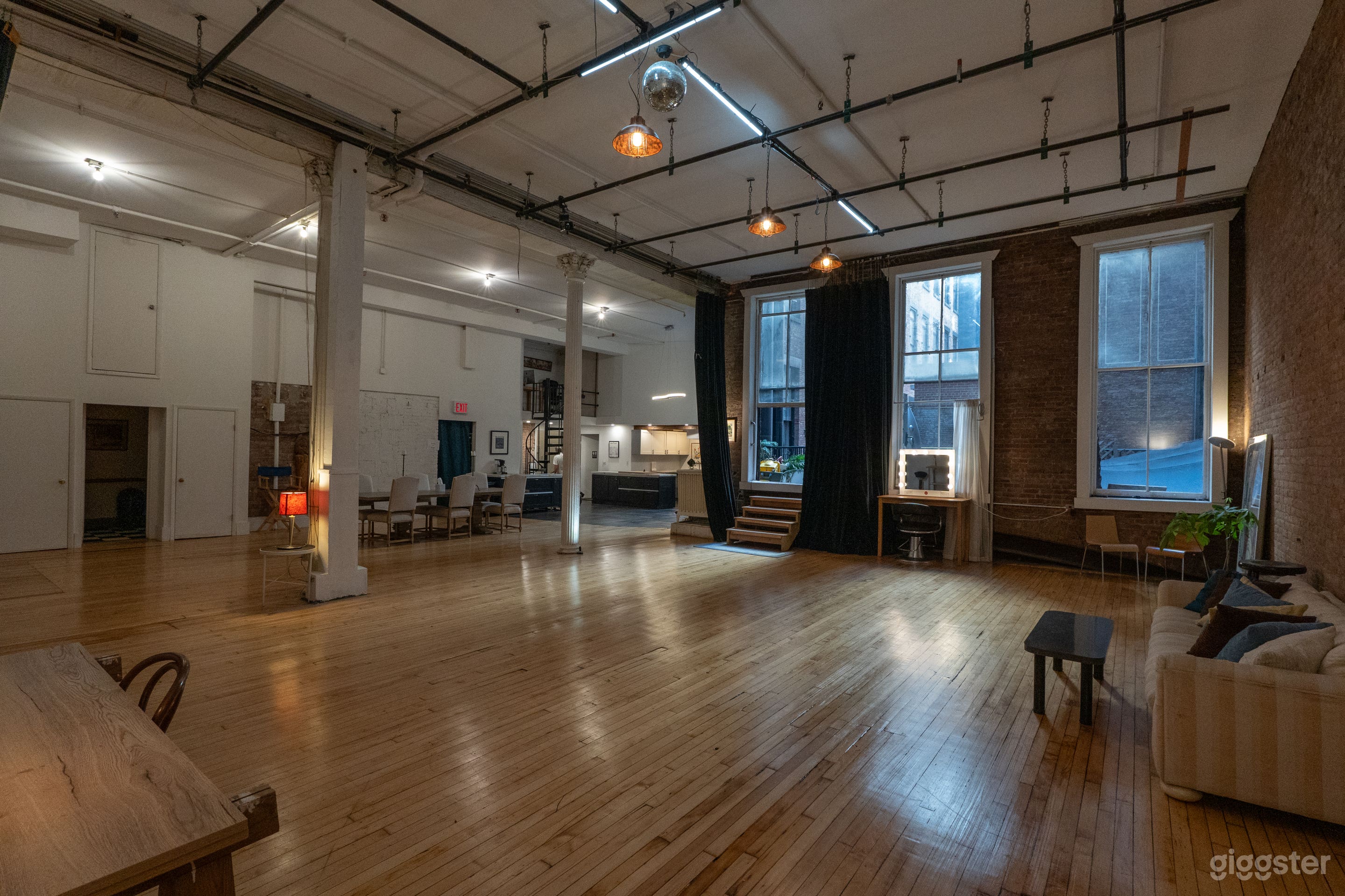 Union Square Studio NYC Event Space w/ brick wall and patio Photo 1