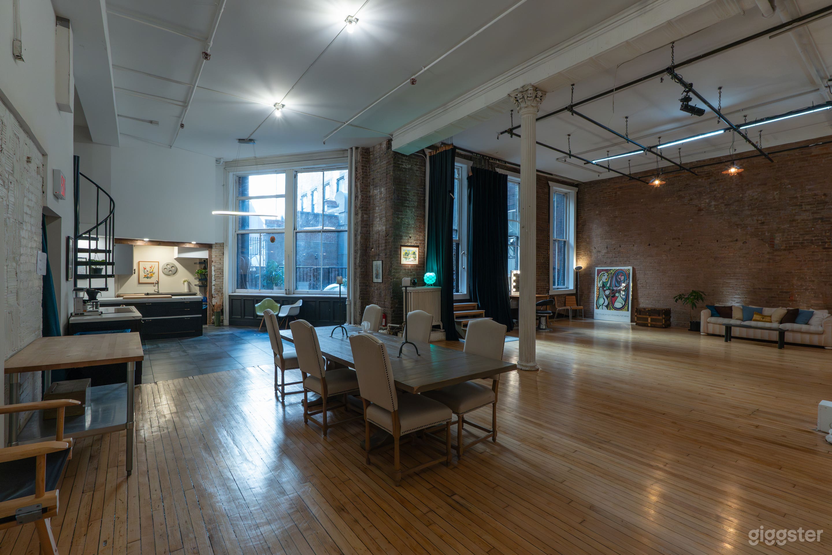 Union Square Studio NYC Event Space w/ brick wall and patio Photo 4