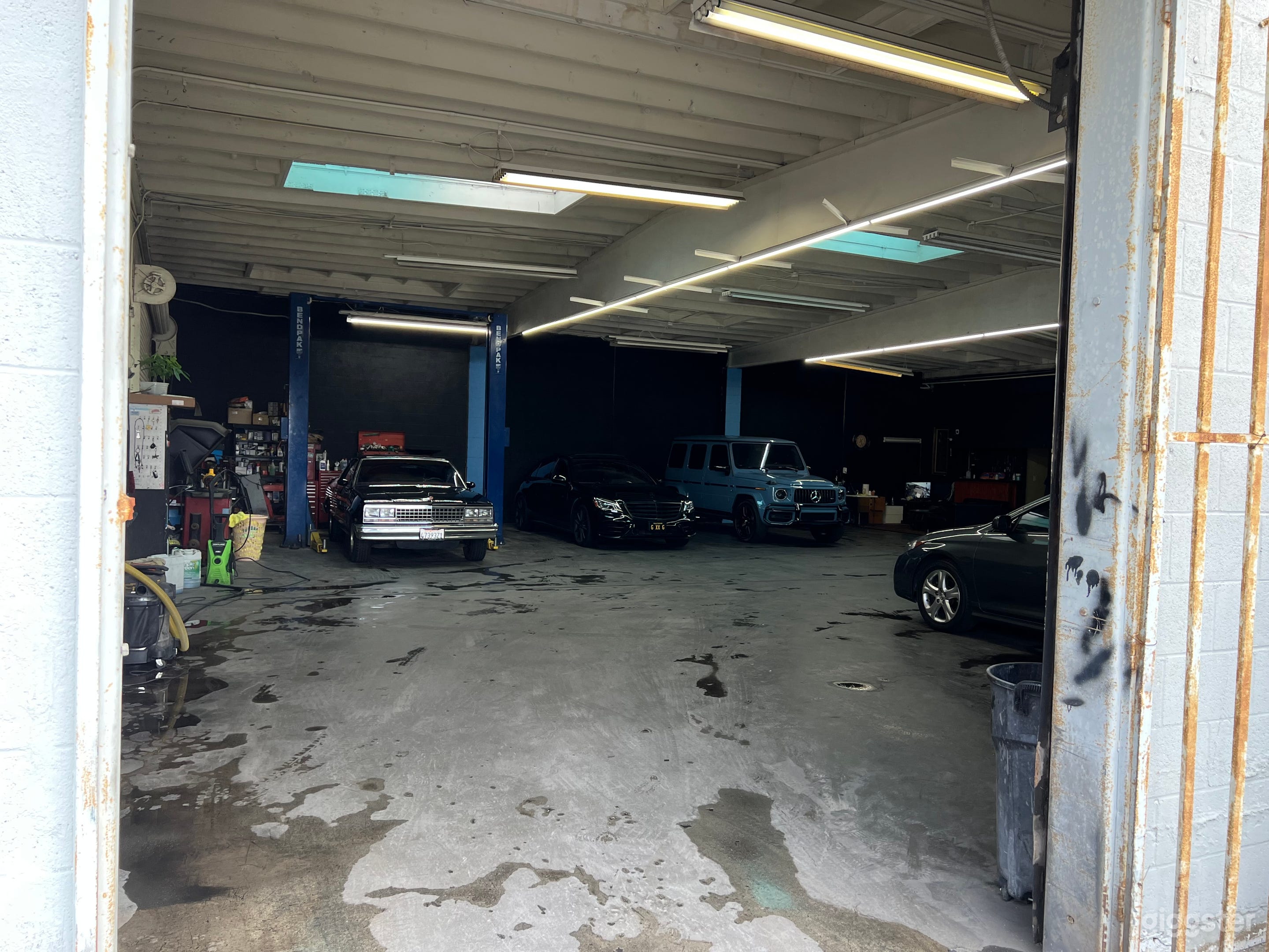 Open warehouse Photo 3