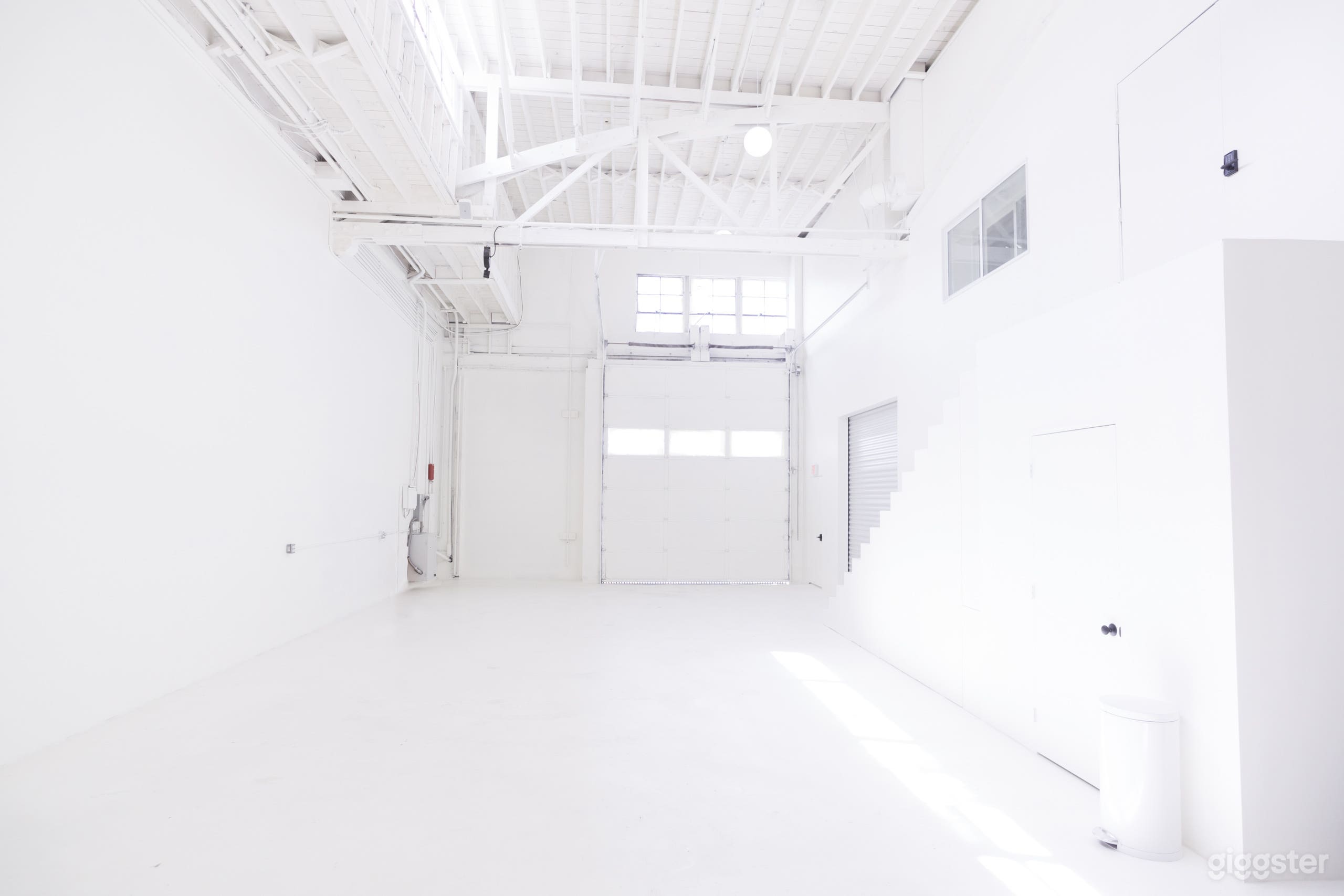 Spacious Modern Photo Studio  Photo 4