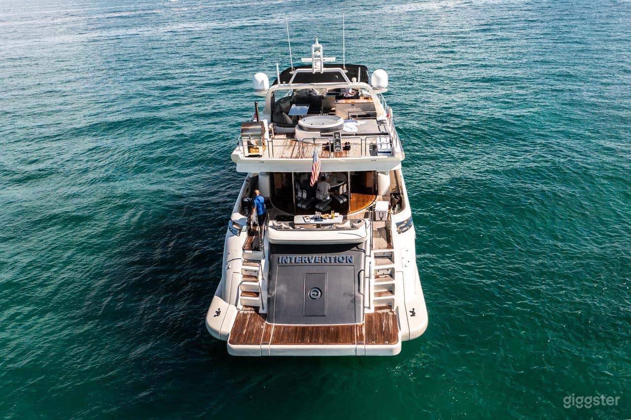 100Ft Azimut Yacht Photo 2