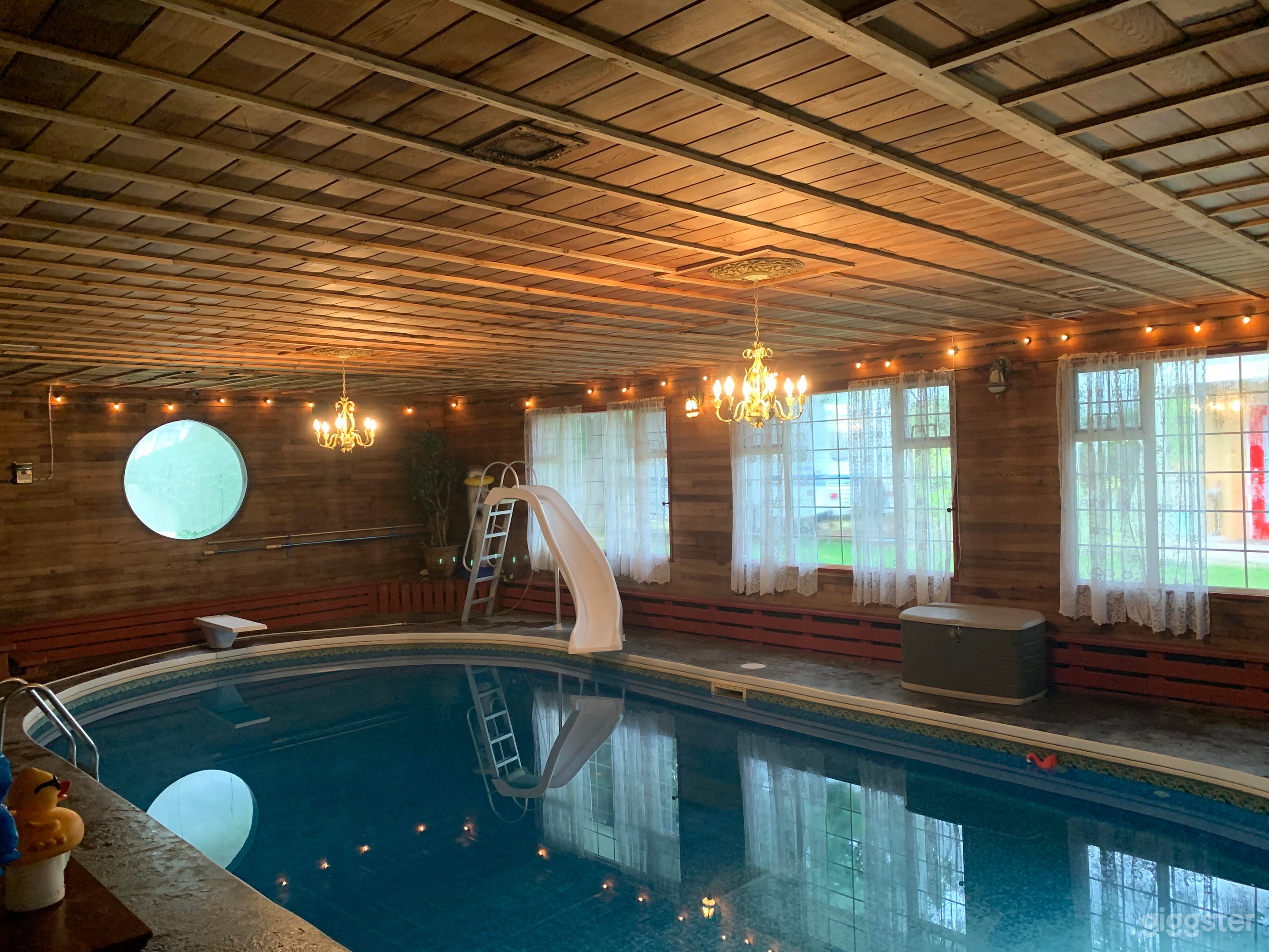 Lovely Indoor heated pool Photo 3