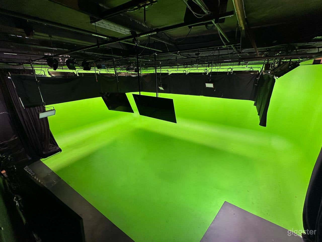 Pre-Lit Green Screen Stage —1,143 sq feet Photo 1