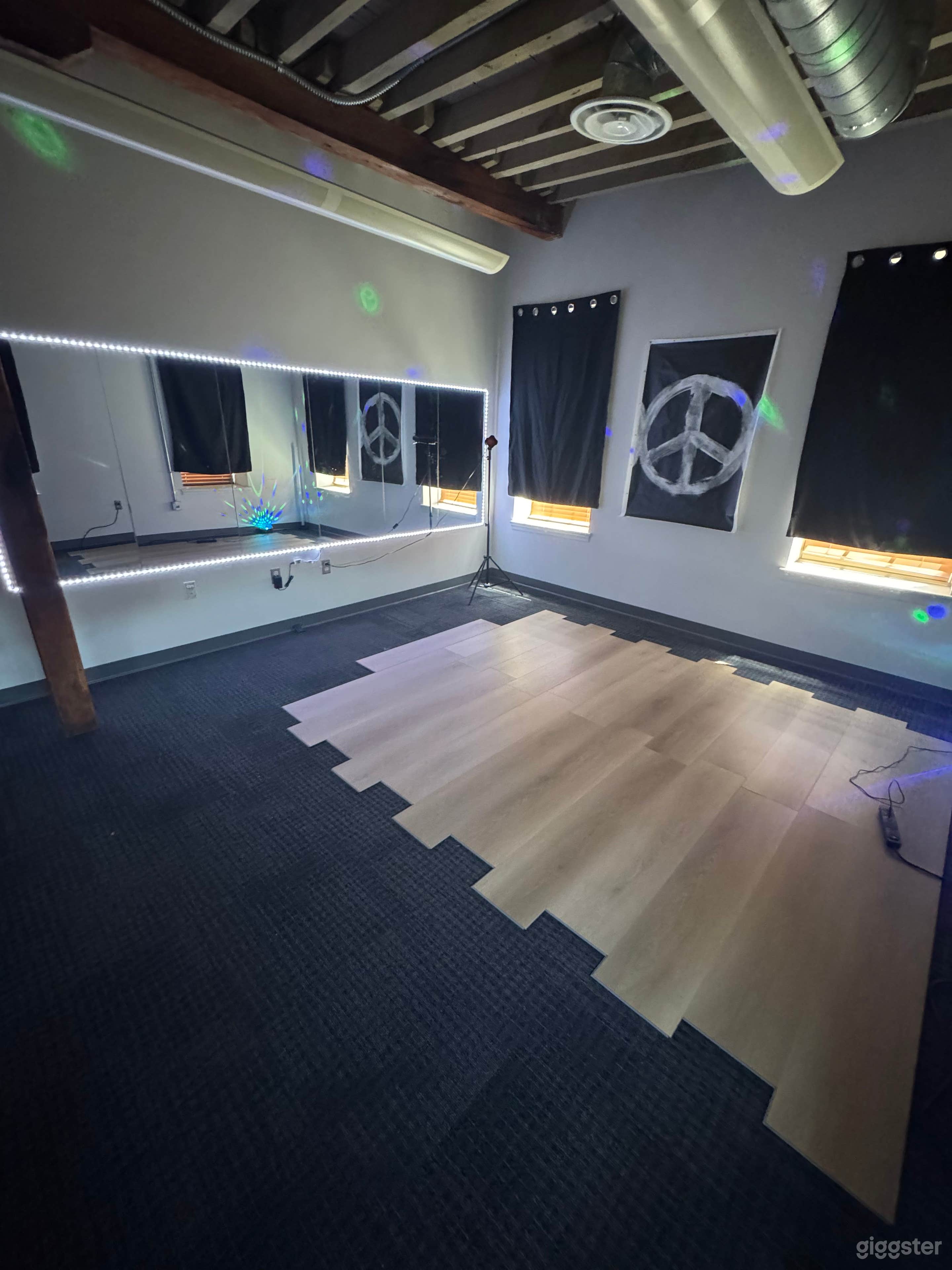 Dynamic Dance &amp; Fitness Studio with Mirrors and LED Lighting Photo 4