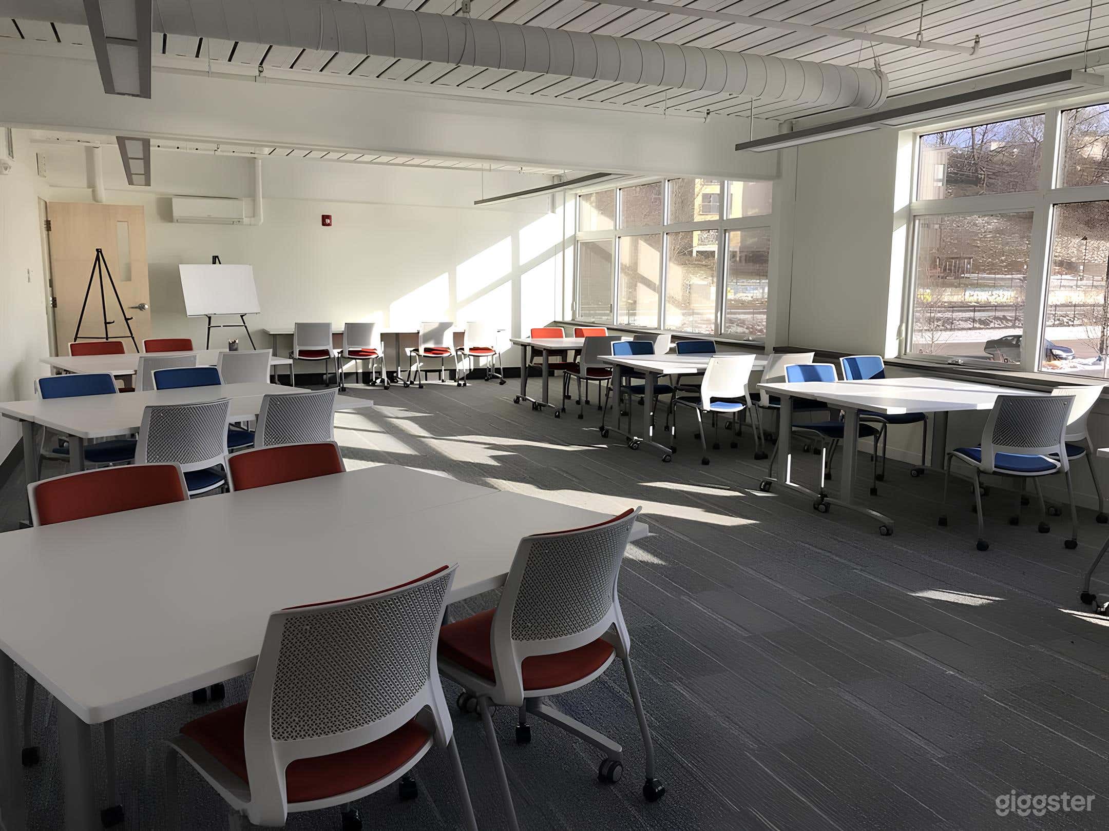Flexible Classroom &amp; Conference Room Photo 1
