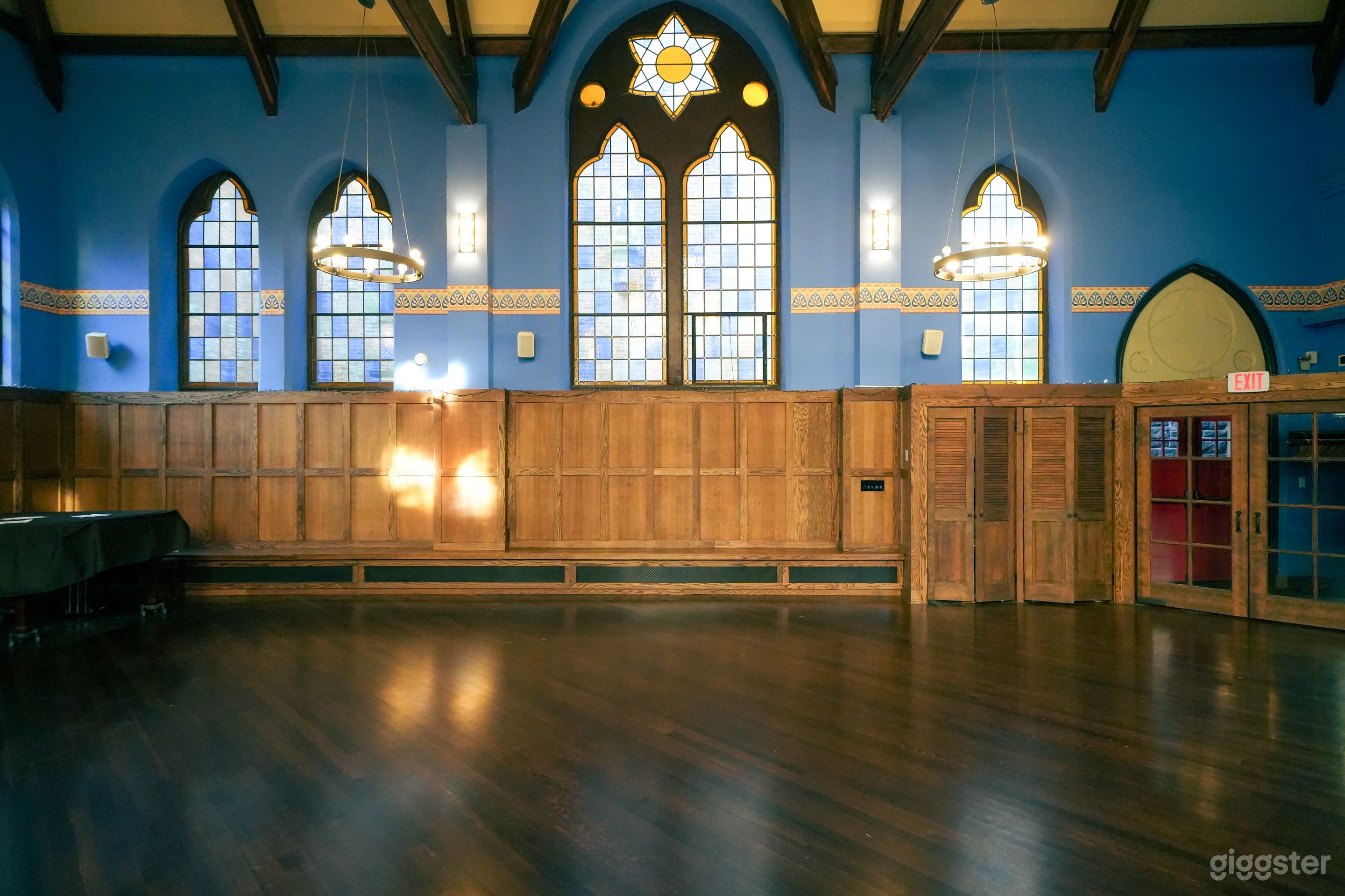 Large Open Space with Wood Details Photo 3