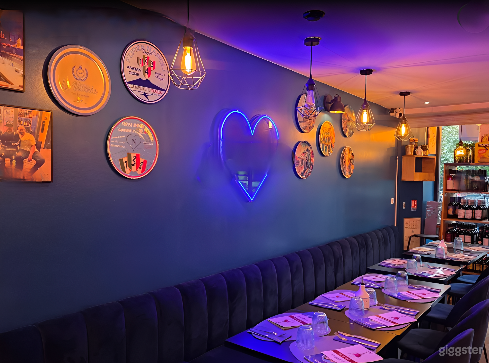 Photo de Pizzeria et restaurant urbains animés avec cuisine ouverte 3
