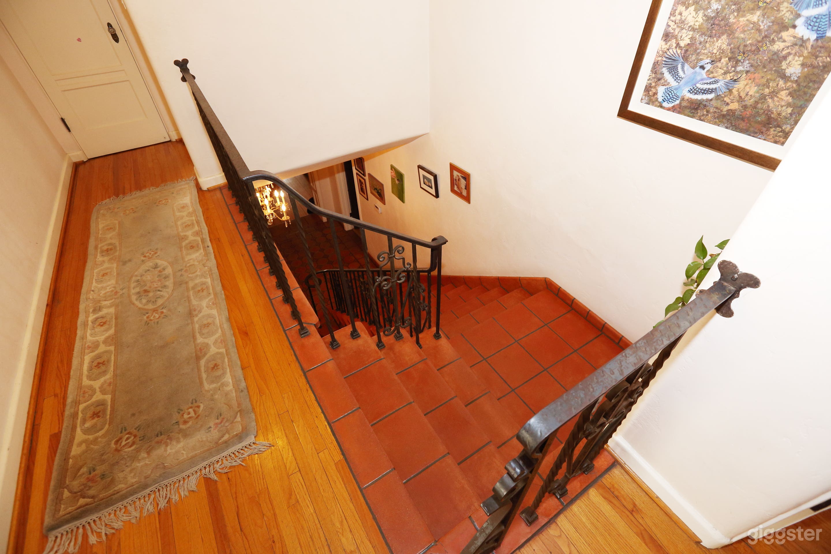 Wood Floored Fairfax House Photo 4