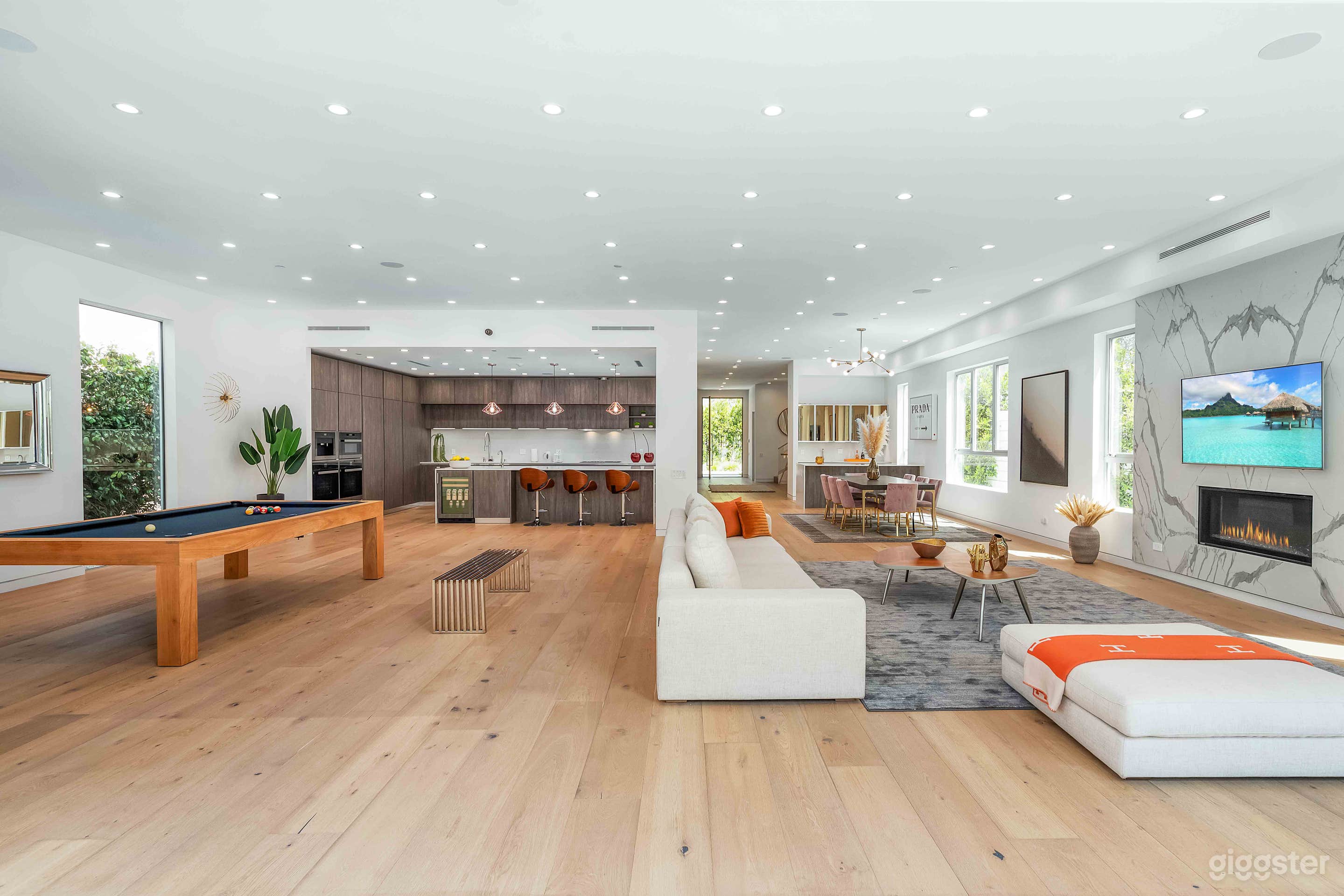 Villa Pasha by LuxJB: Modern Mansion in prime location. Ideal for celebrity shoots, interviews and corporate &amp; team building events.