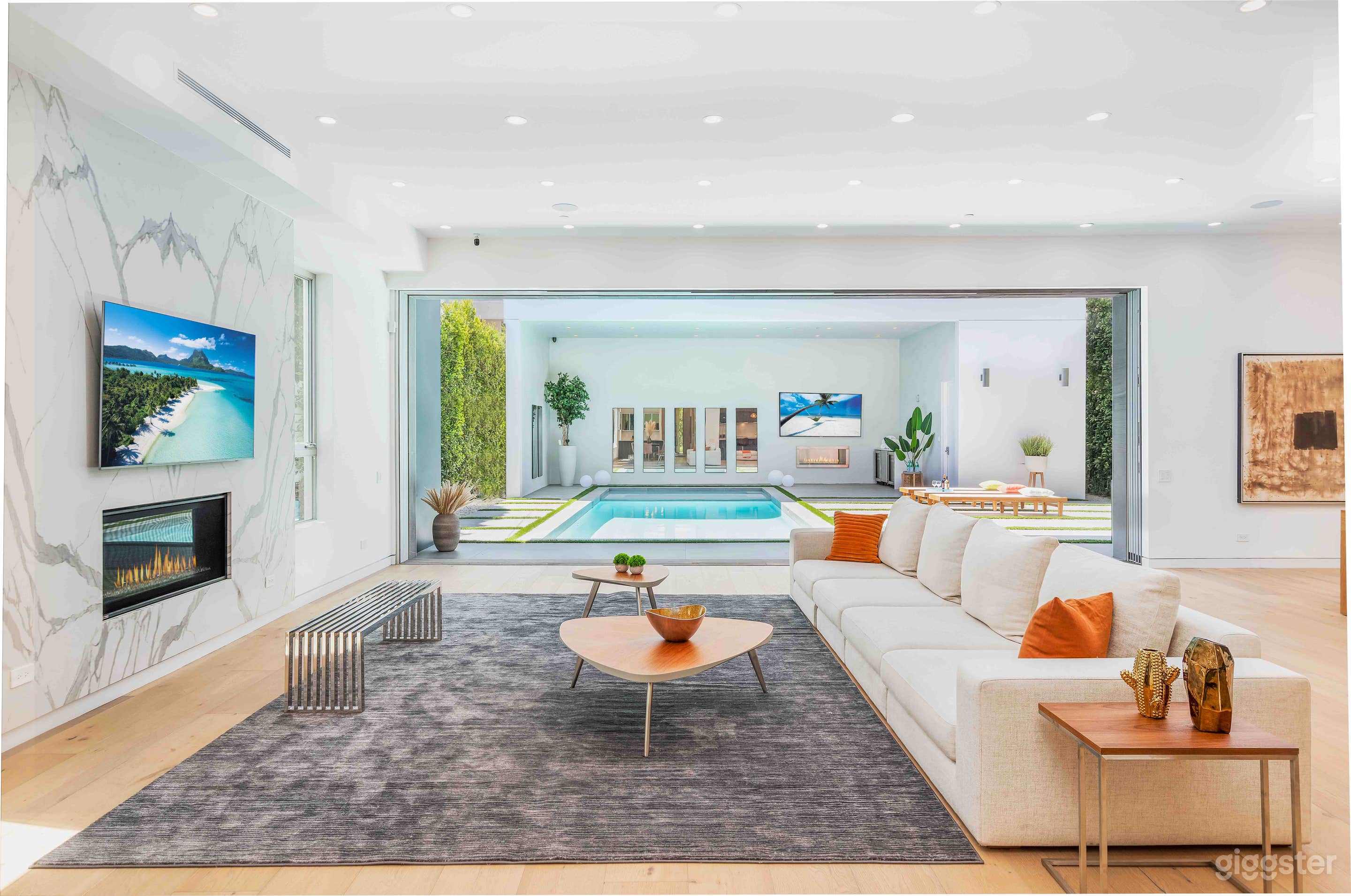 Villa Pasha by LuxJB: Modern Mansion in prime location. Ideal for celebrity shoots, interviews and corporate &amp; team building events.