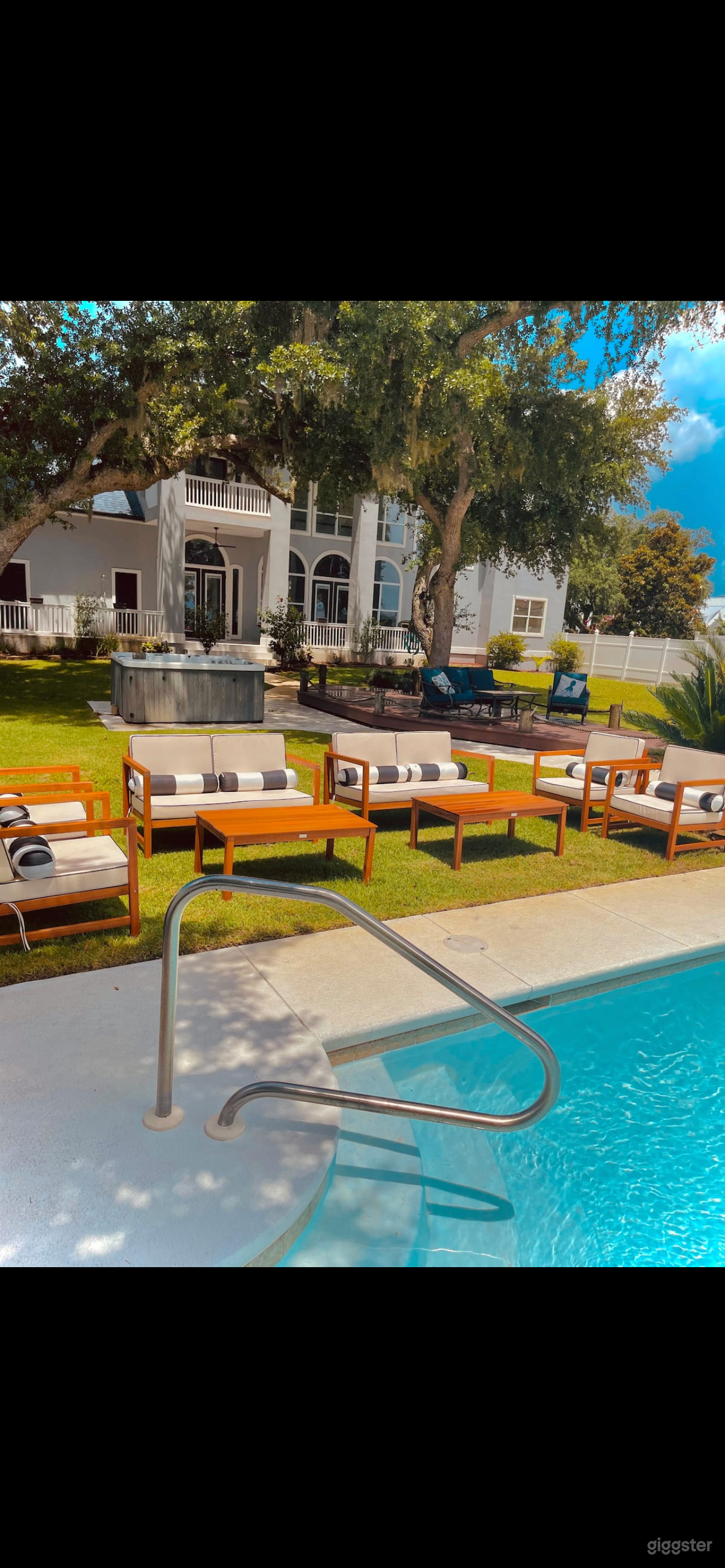 Beautiful Beach Villa Mansion Photo 2