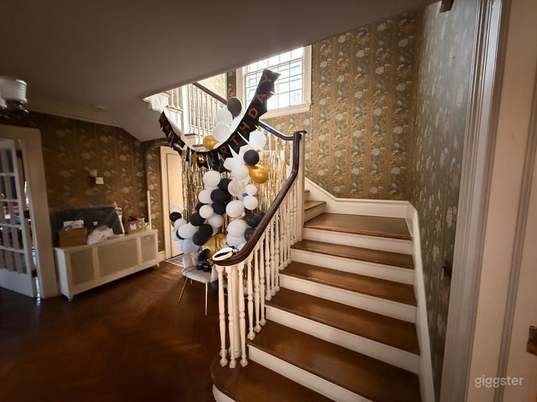  Very spacious 1920s build colonial house 