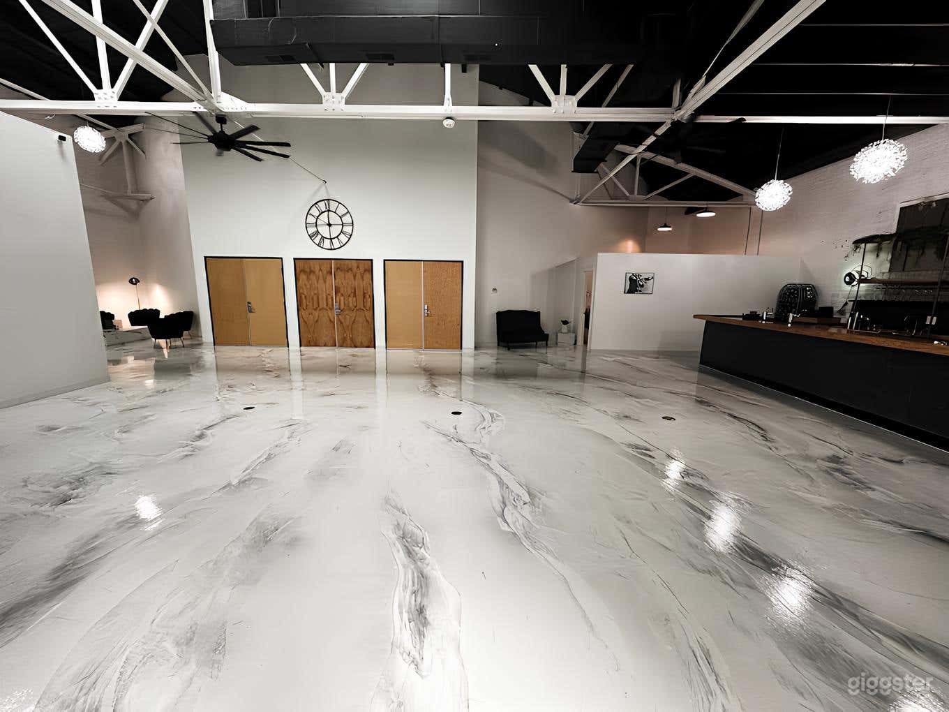 Elegant Marble Room Photo 2