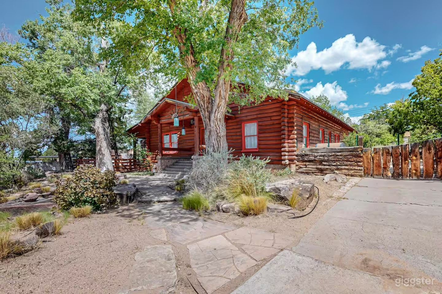 Historic Log Cabin in the Heart of Nob Hill Photo 1