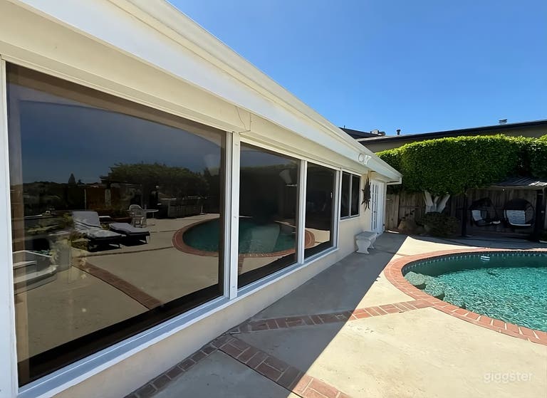  Unforgettable Backyard Views from Poolside 