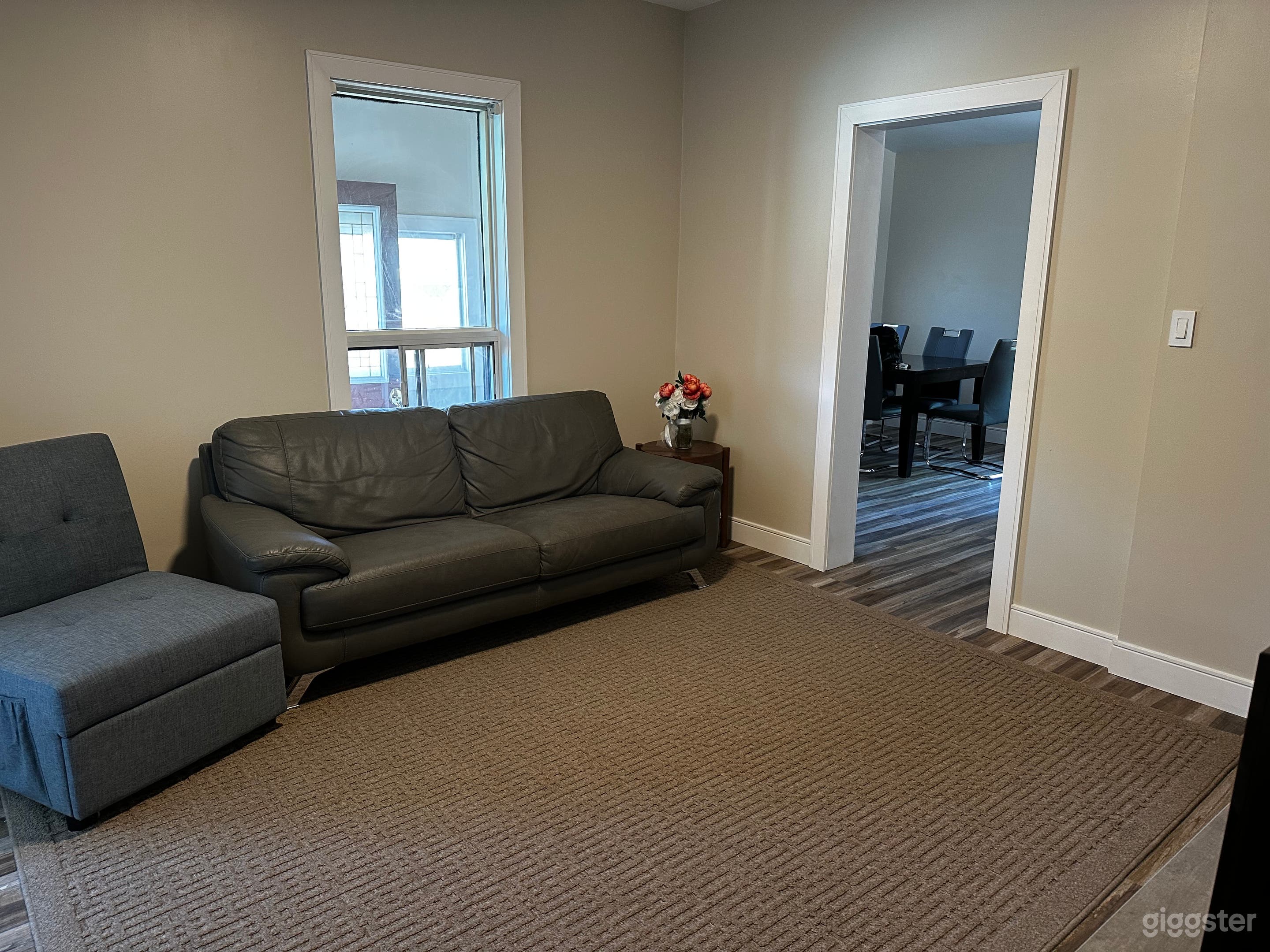 Apartment for Filming/Photoshoot in Central Hamilton Photo 4