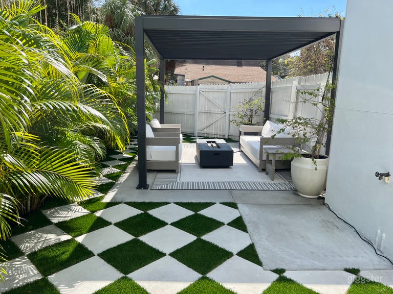  Modern Classic Tropical Oasis North Hyde Park 