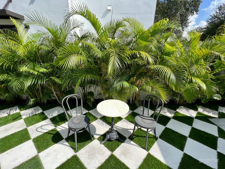  Modern Classic Tropical Oasis North Hyde Park 