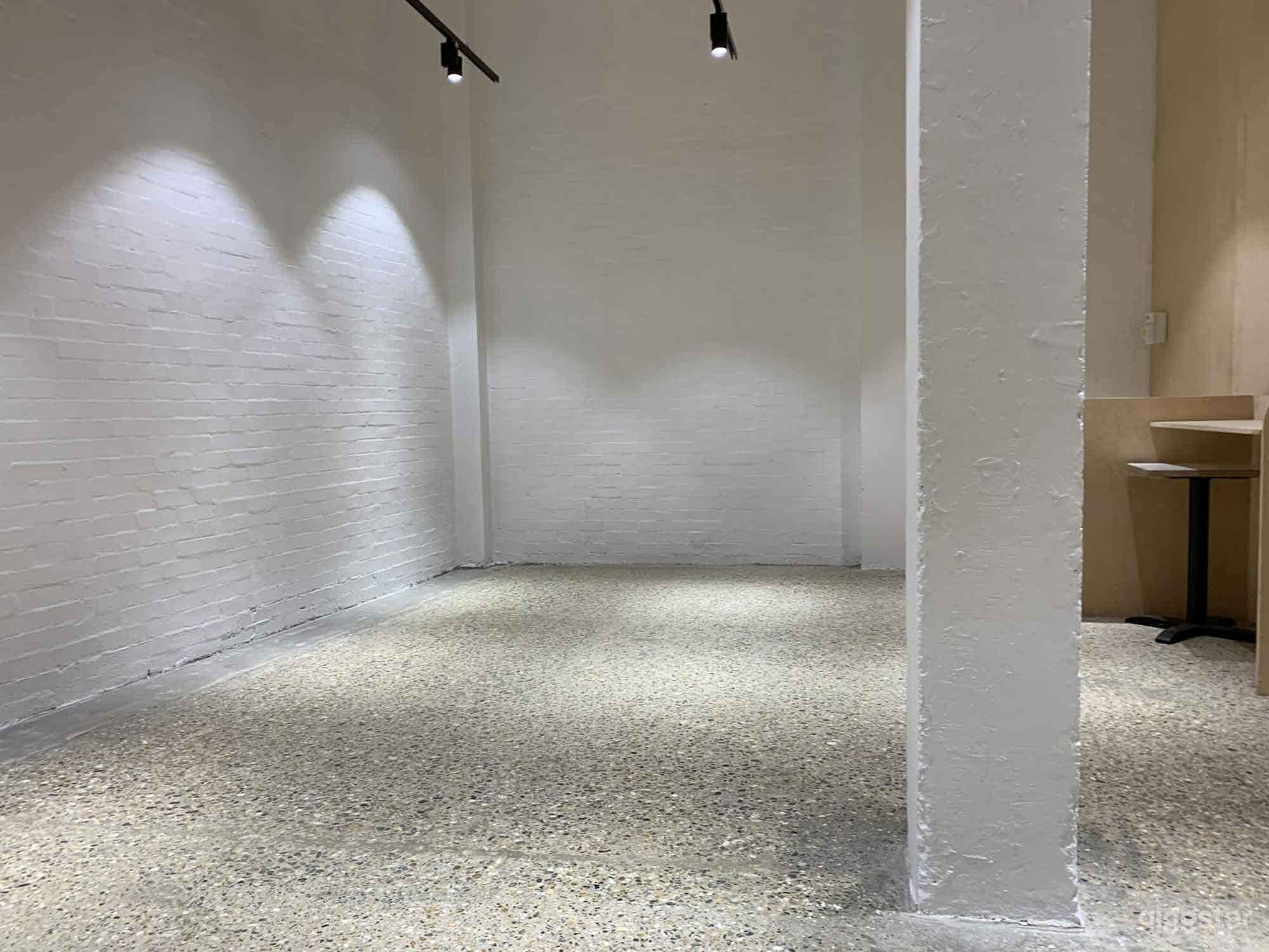 Beautiful Warehouse Conversion Space for Filming or Photoshoots in London Photo 3