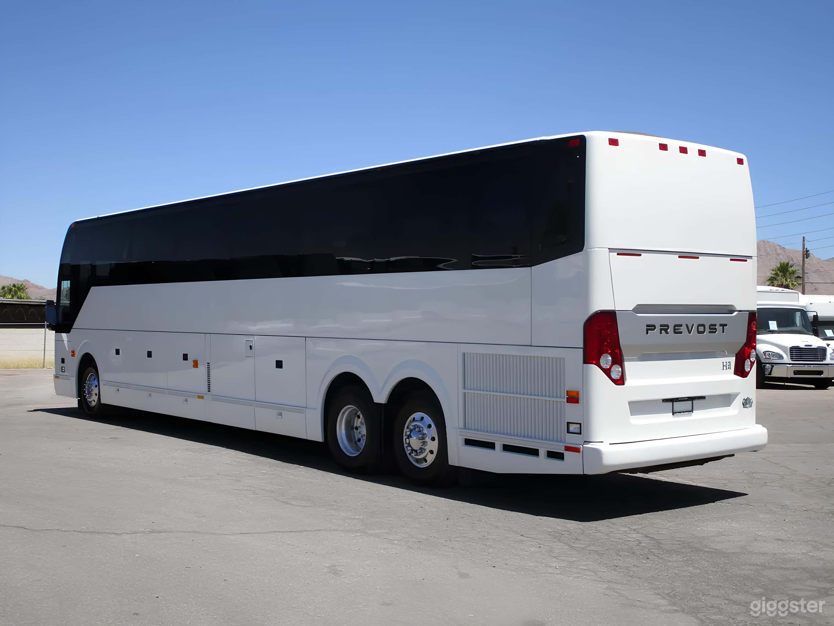 ADA Accessible Coach Bus Photo 4