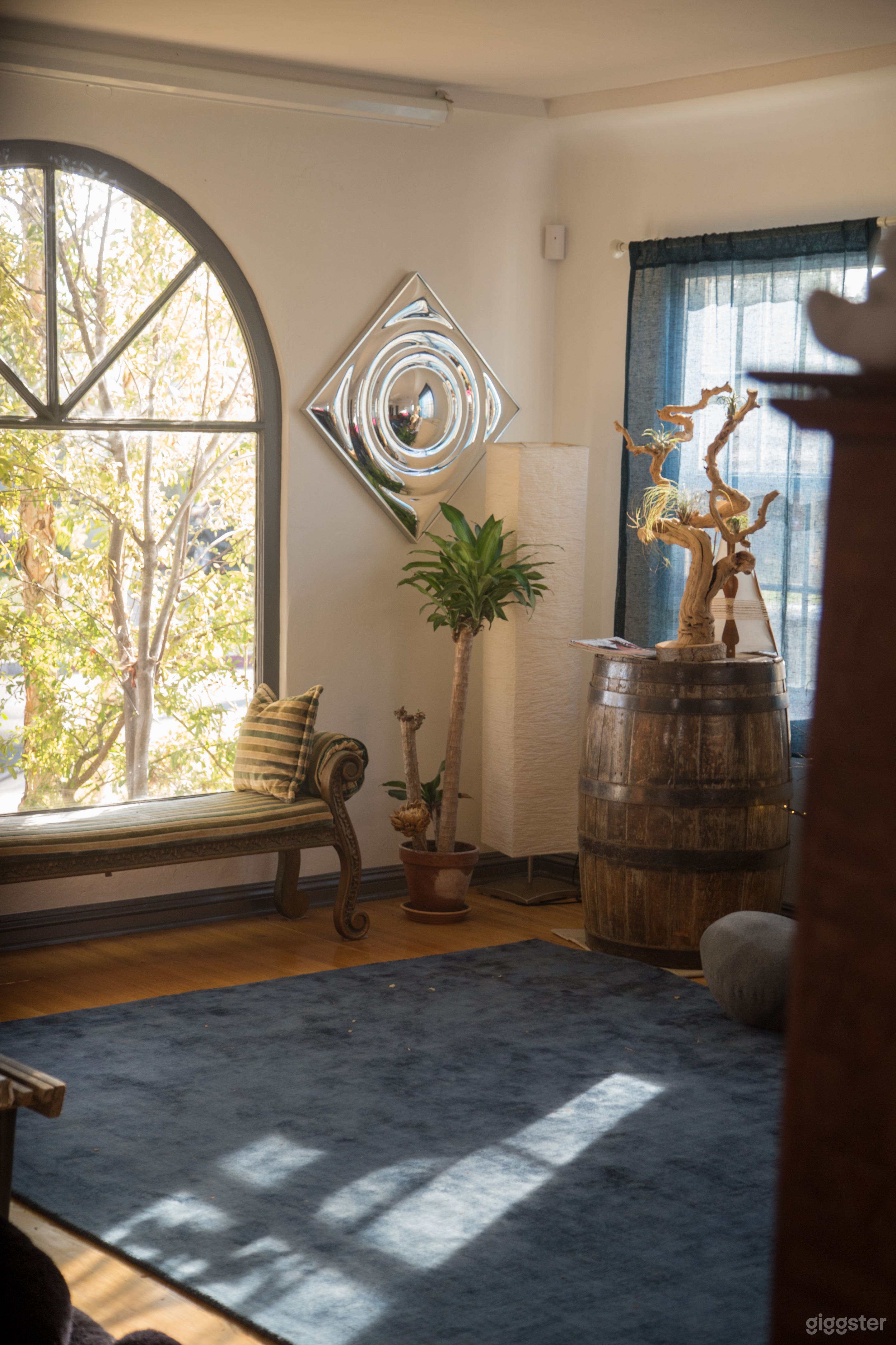 Bohemian Spanish Cottage with Huge Backyard Photo 3