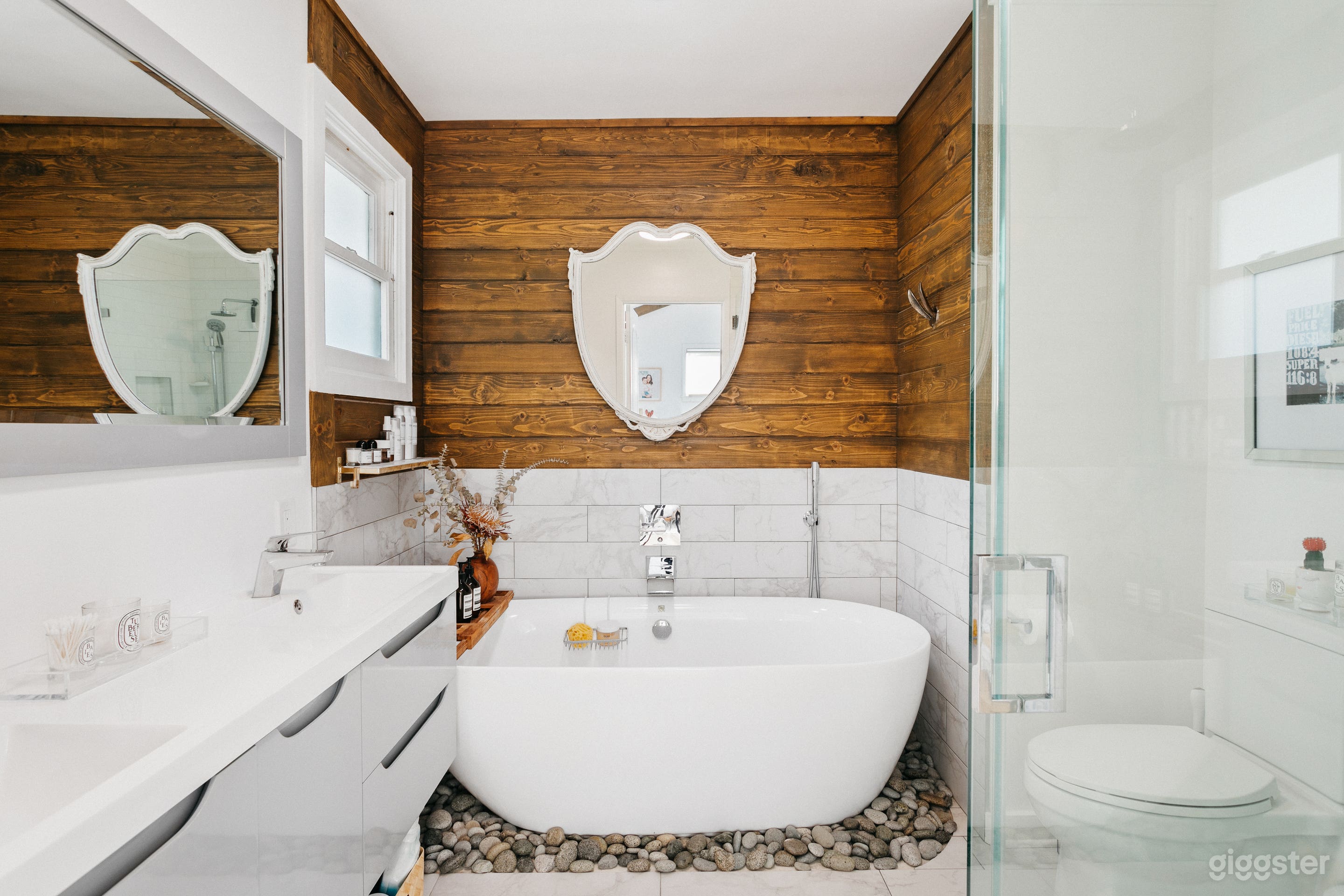 Dreamy Historic Craftsman House - Gut Renovated Photo 4