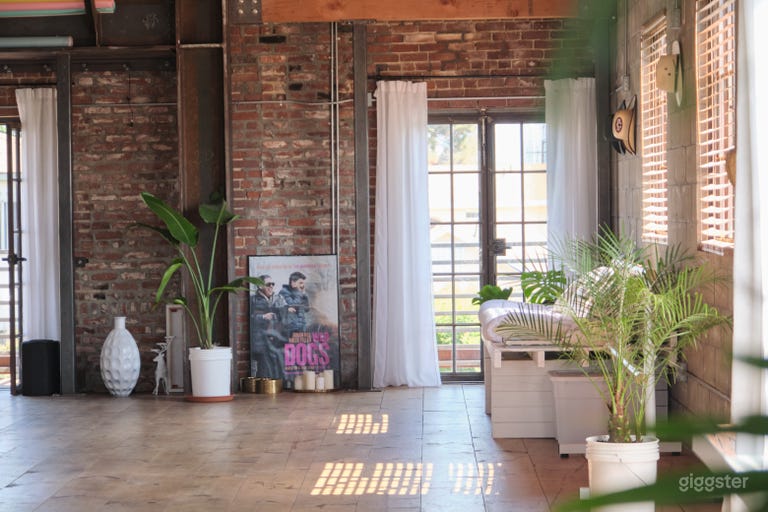  Natural Light Open Floor Multi Purpose Loft Studio 