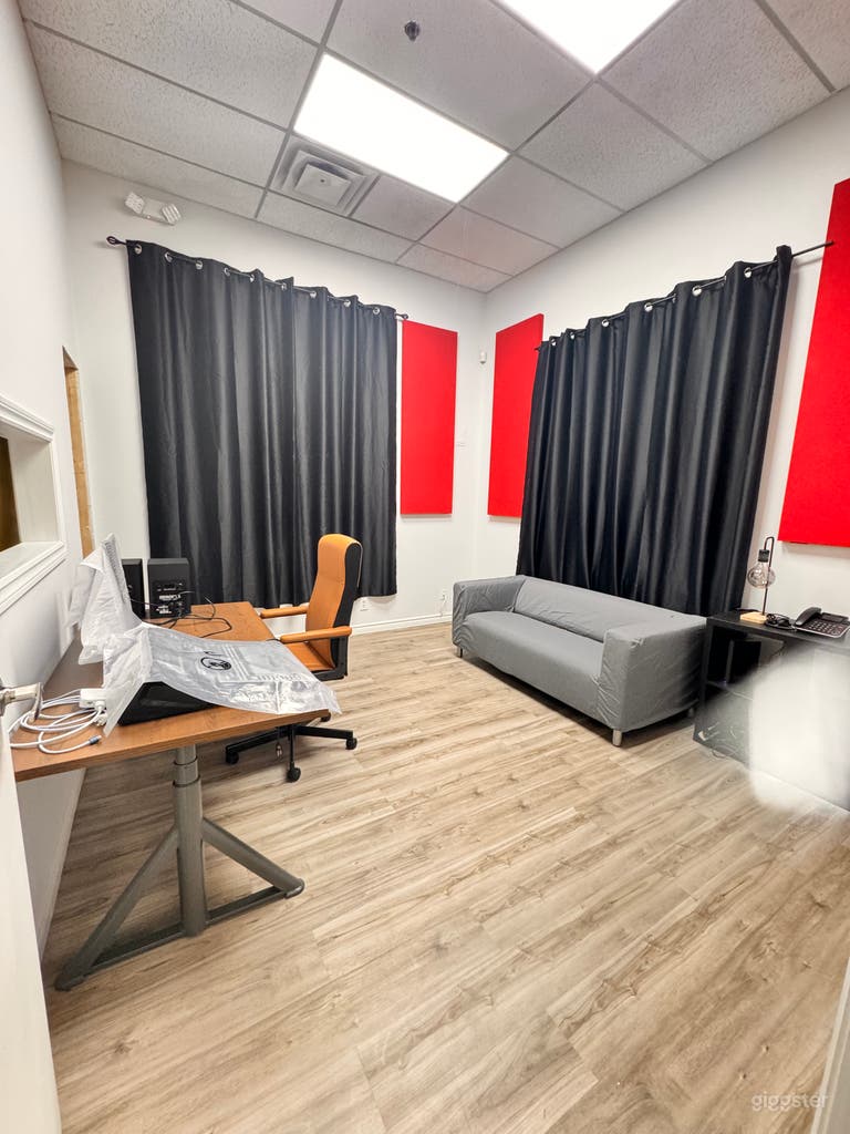  Industrial Modernized Studio 