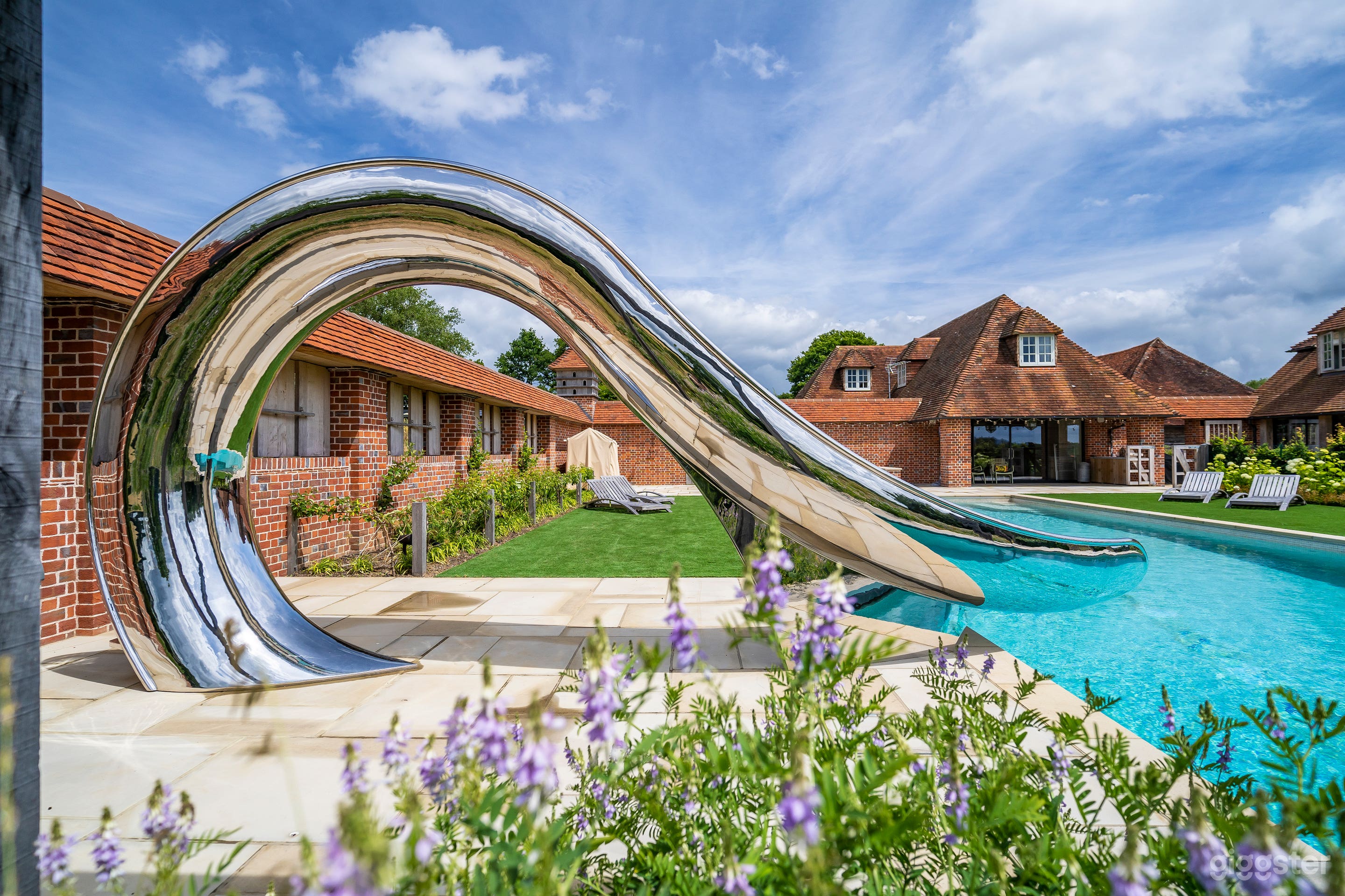 Distinctive and Stunning Pool  Photo 1