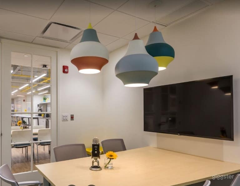  Exceptional Huddle/Podcast Room 