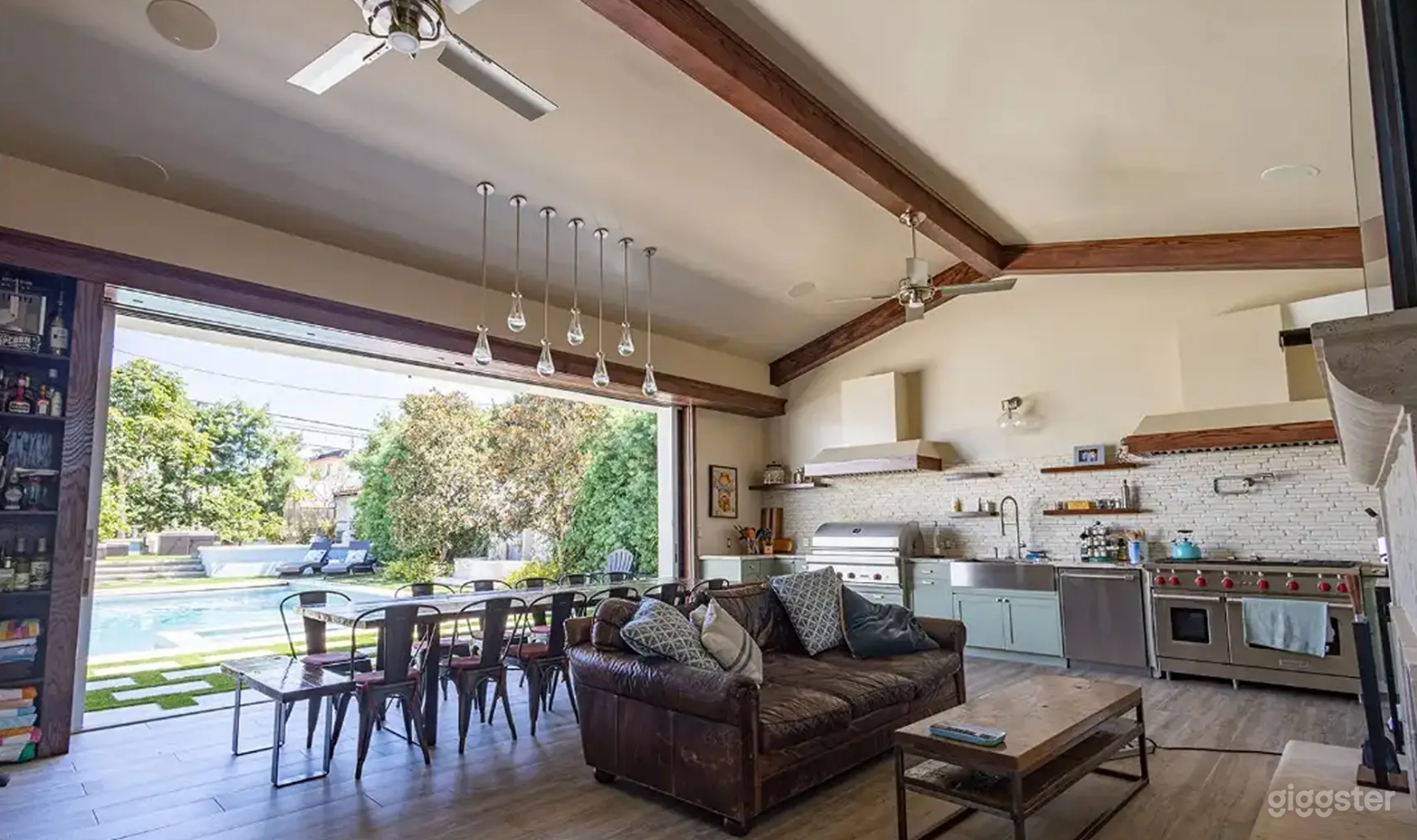 Lanai with Outdoor Kitchen in Lafayette Square Photo 3