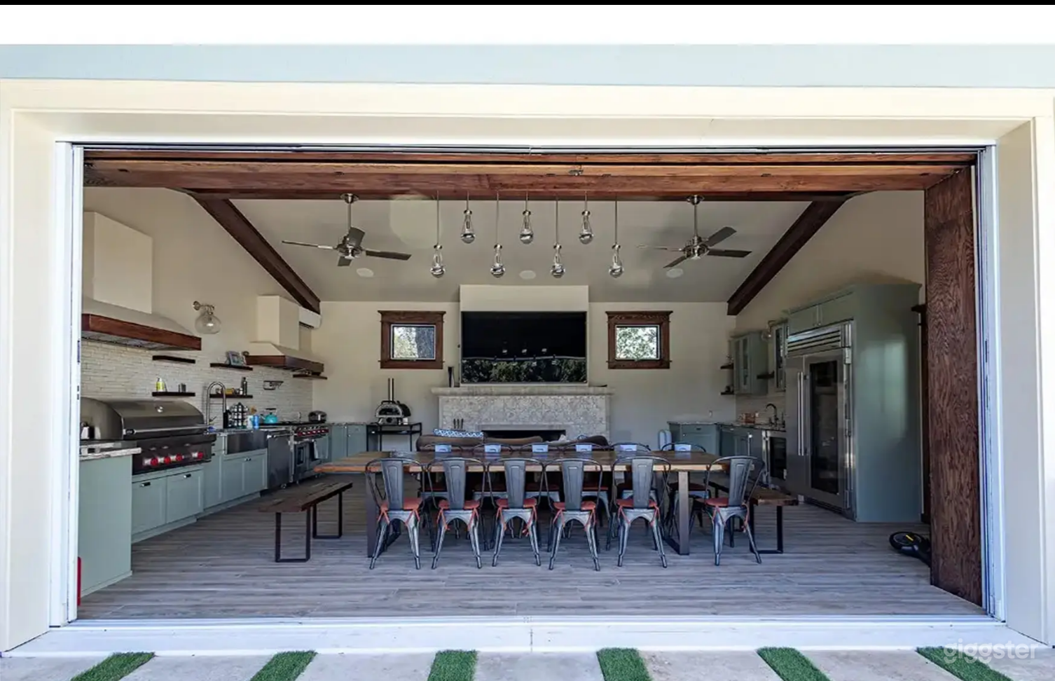 Lanai with Outdoor Kitchen in Lafayette Square Photo 4