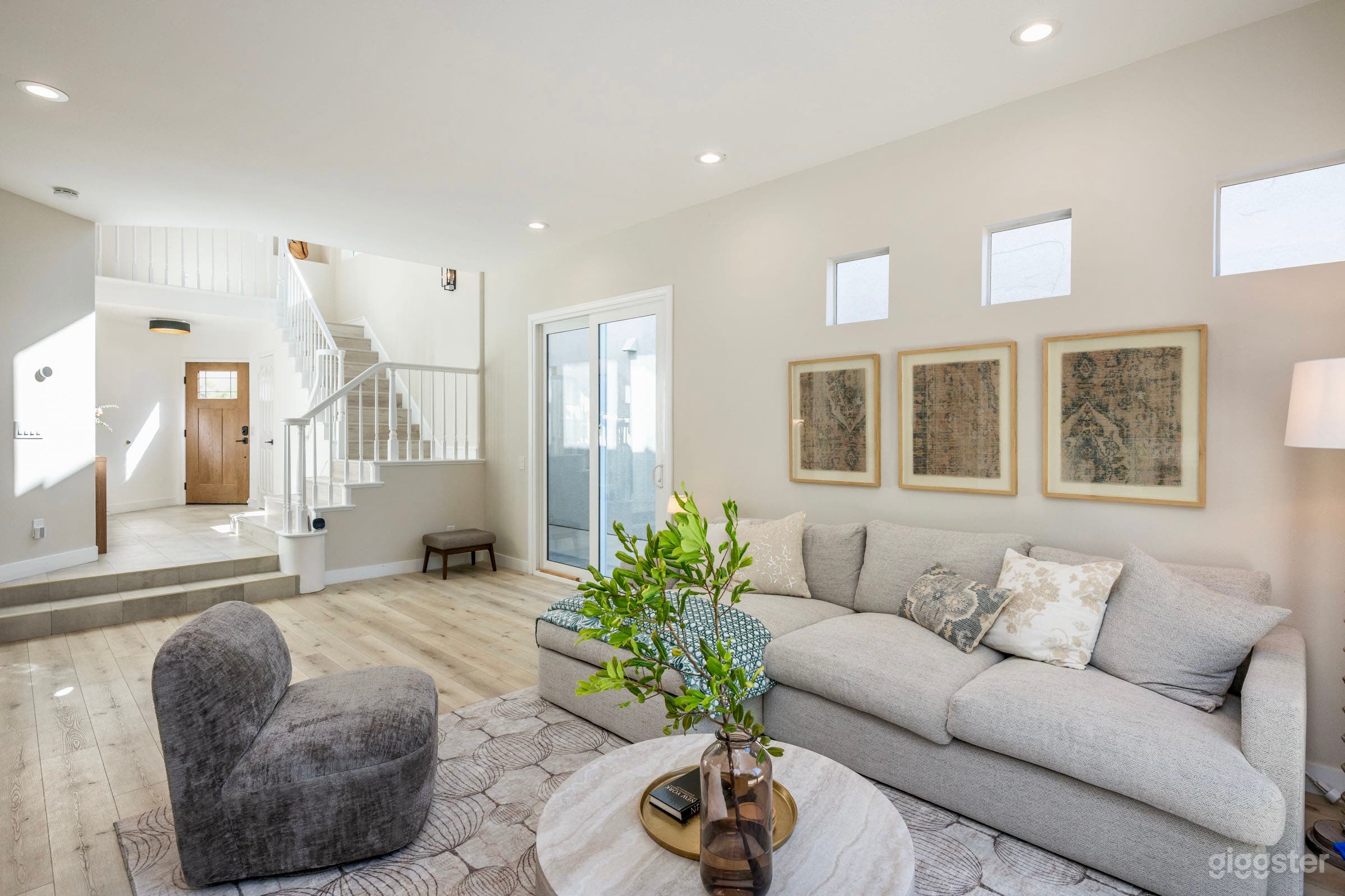 Production Friendly Modern Home with High Ceilings Photo 4