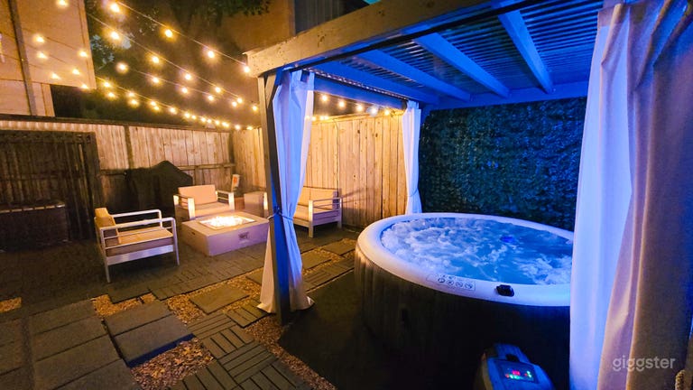  Artsy 3‑Story Townhouse with Hot Tub & Creative Vibes 