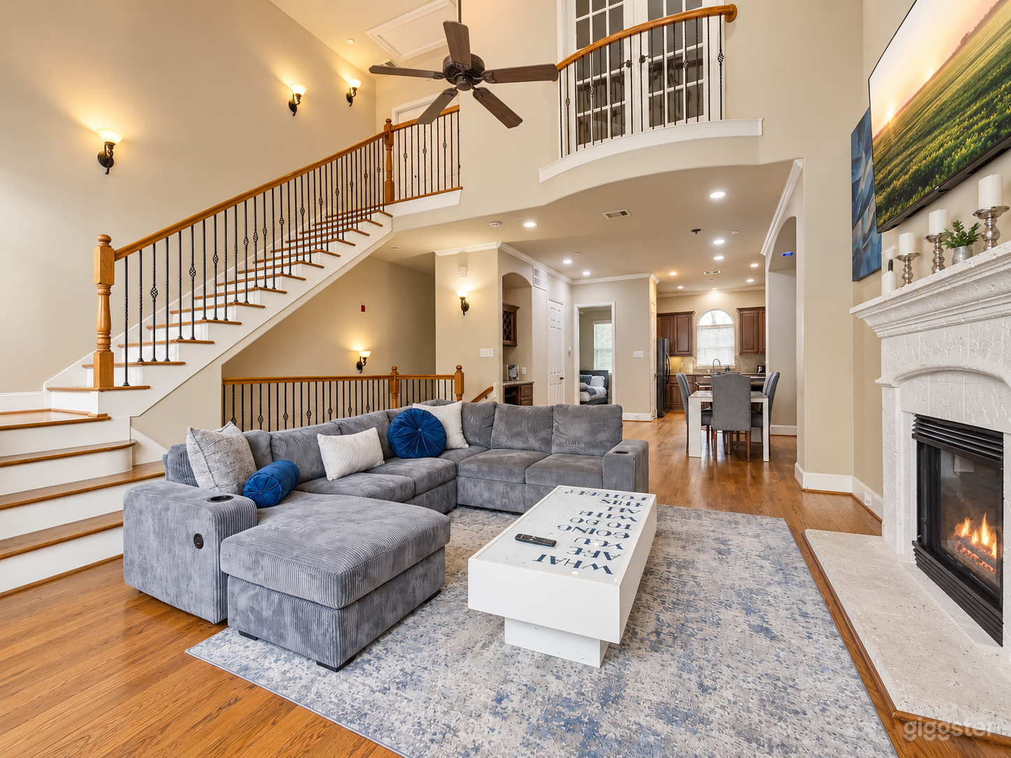 Artsy 3‑Story Townhouse with Hot Tub & Creative Vibes Photo 1