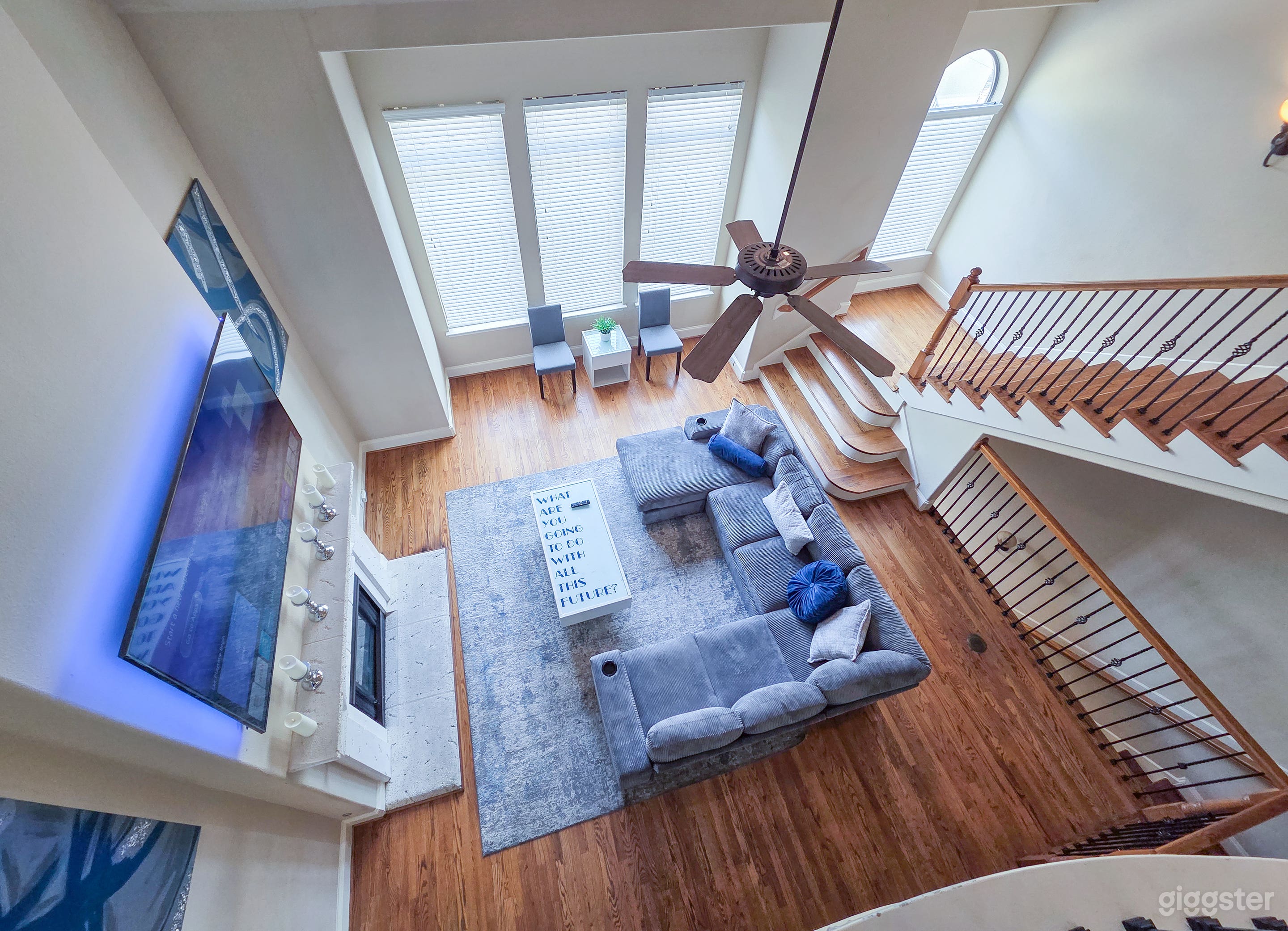 Artsy 3‑Story Townhouse with Hot Tub &amp; Creative Vibes Photo 4